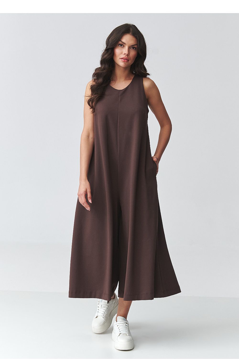 Combinaison oversize chic sans manches marron femme coupe ample – La Flâneuse