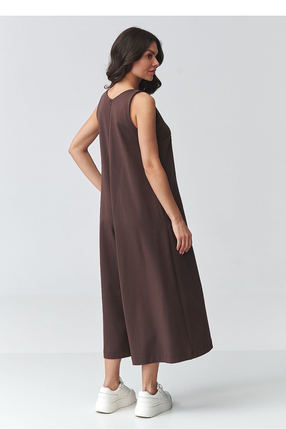 Combinaison oversize marron sans manches vue dos coupe fluide – La Flâneus