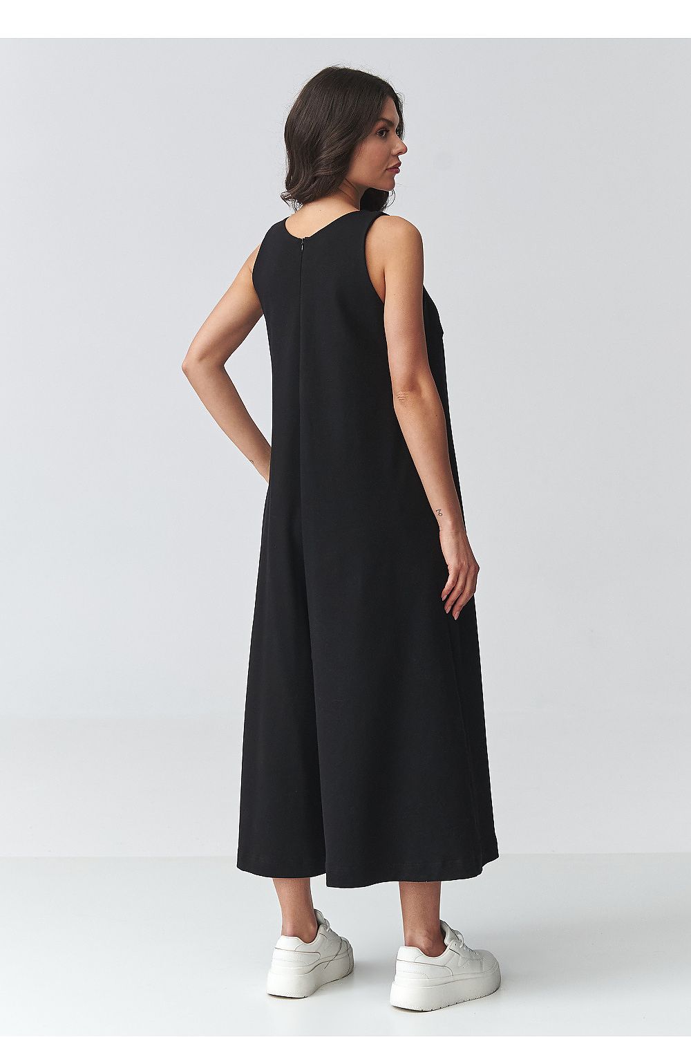 Combinaison oversize noir sans manches vue dos coupe fluide – La Flâneuse
