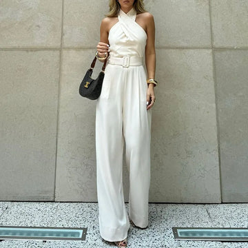 combinaison blanche dos nu La Montpensier tenue elegante pochette