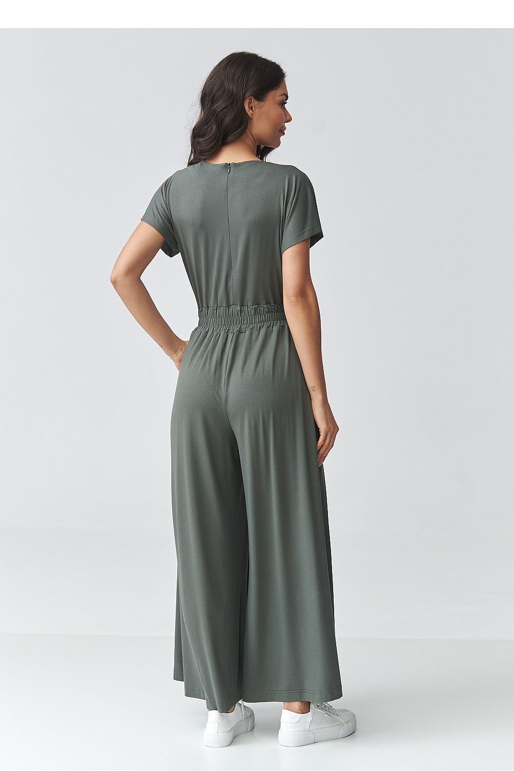 Combinaison fluide femme chic vert sauge coupe large dos
