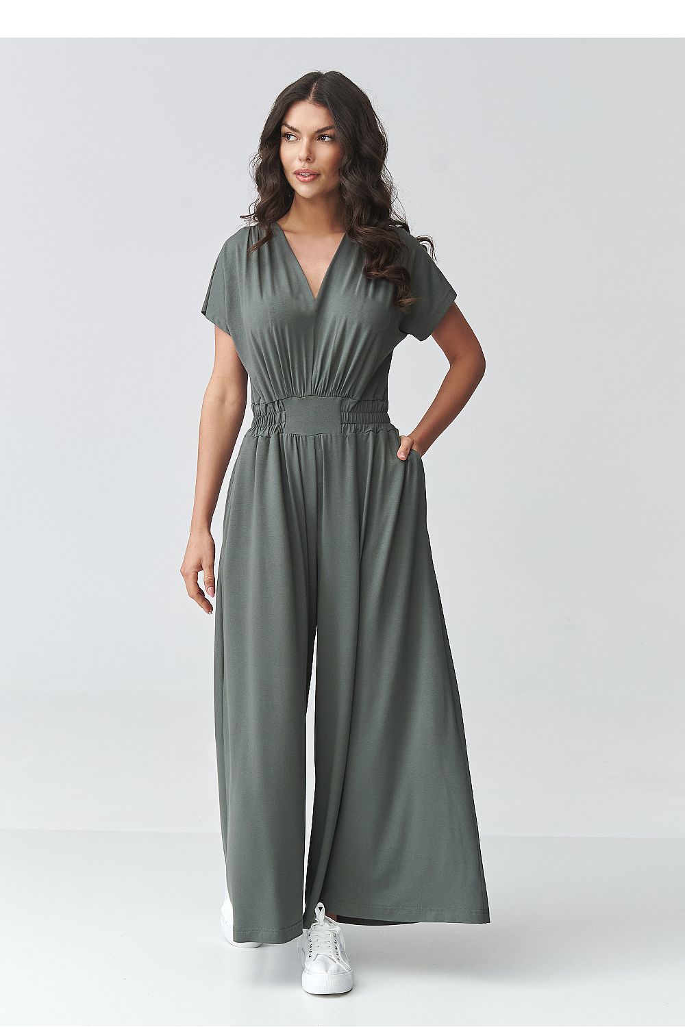 Combinaison fluide femme chic vert sauge coupe large face