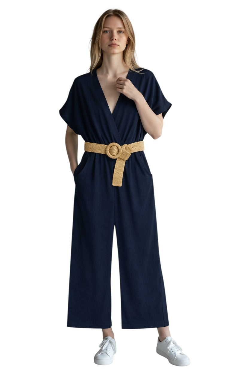 Combinaison bleu marine chic La Sétoise par maison de la combi avec col V, jambes larges et ceinture tressée beige