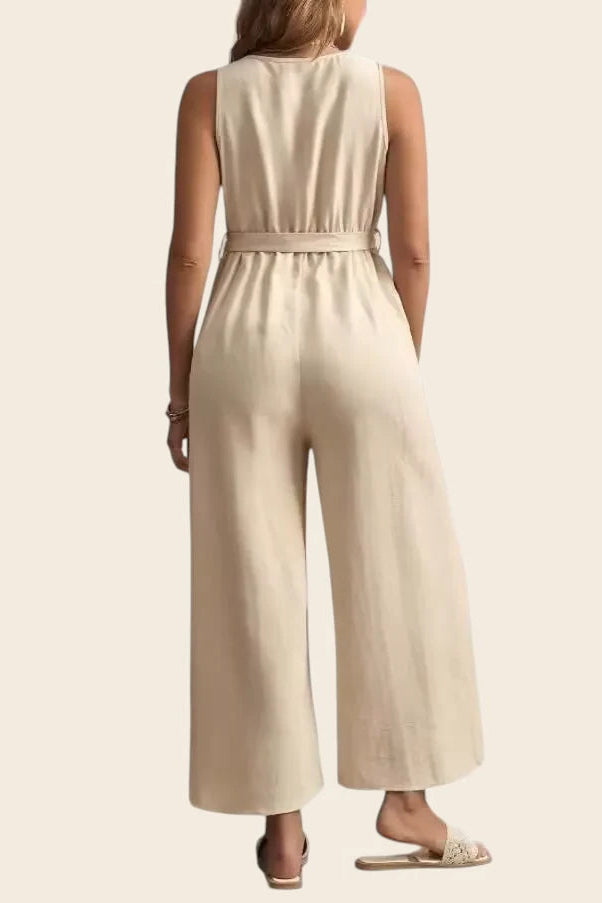 Vue de dos de la tenue de grossesse élégante. 
Pantalon ample coupe 7/8ème pour une circulation 
de l'air et un confort optimal.
