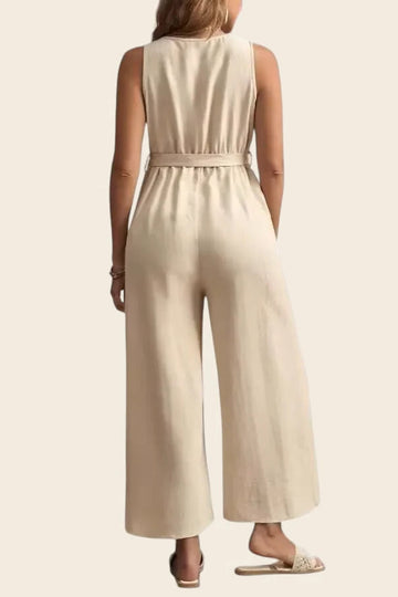 Vue de dos de la tenue de grossesse élégante. 
Pantalon ample coupe 7/8ème pour une circulation 
de l'air et un confort optimal.